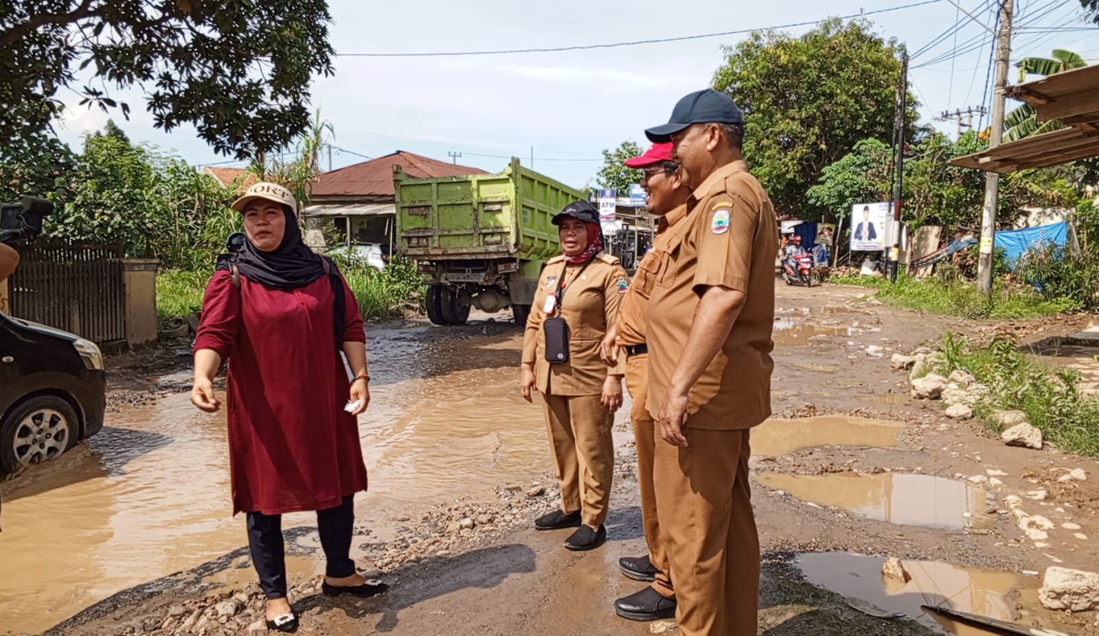 Respon Cepat Keluhan Masyarakat Soal Jalan Rusak, Kadis PUPR Lamsel Turun Langsung ke Kecamatan Natar