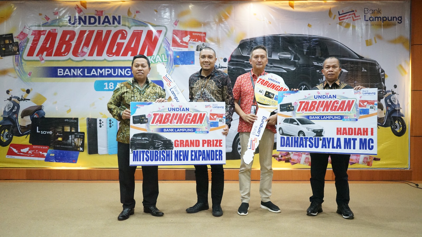 Hadiah Grand Prize Undian Tabungan Lokal Bank Lampung Diraih Nasabah KCP Kartini