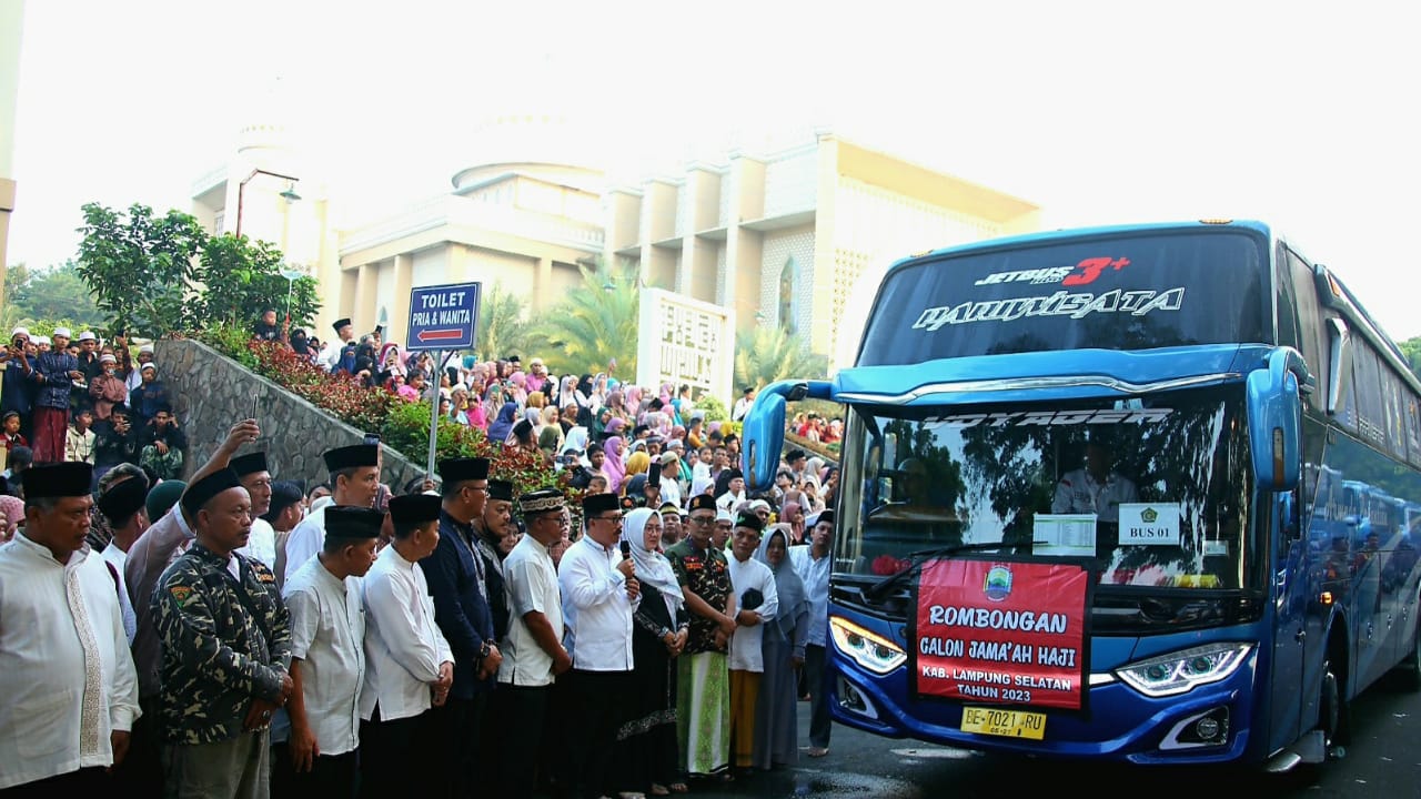 427 CJH Lamsel Berangkat ke Tanah Suci