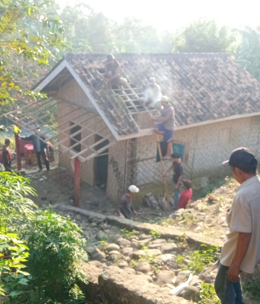 Tahun Ini, Pemdes Gayam Bongkar 3 Rumah yang Jadi Sasaran Program Bedah Rumah