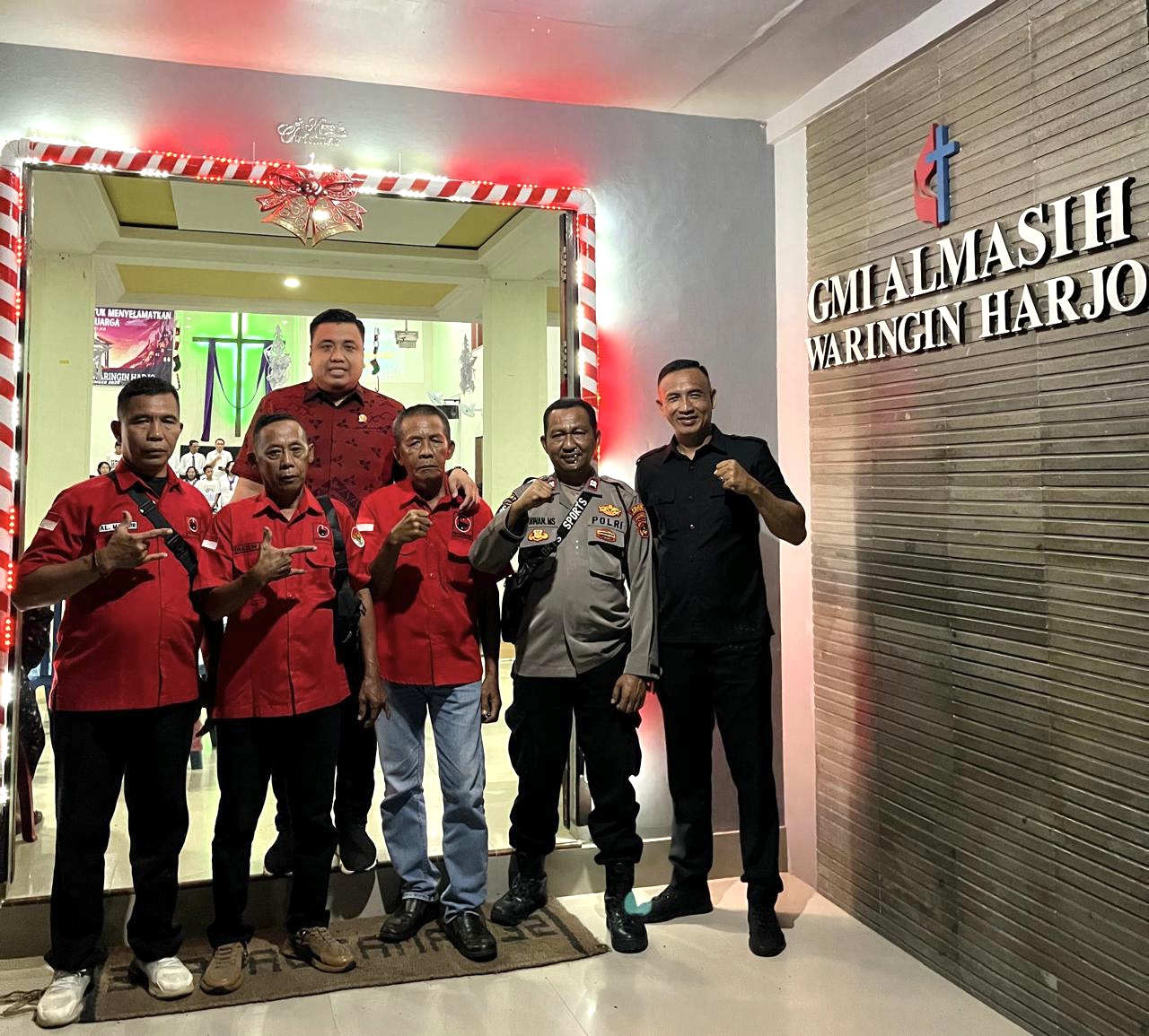 Satgas dan Kader DPC PDI Perjuangan Lampung Selatan Libatkan Diri Dalam Pengamanan Natal