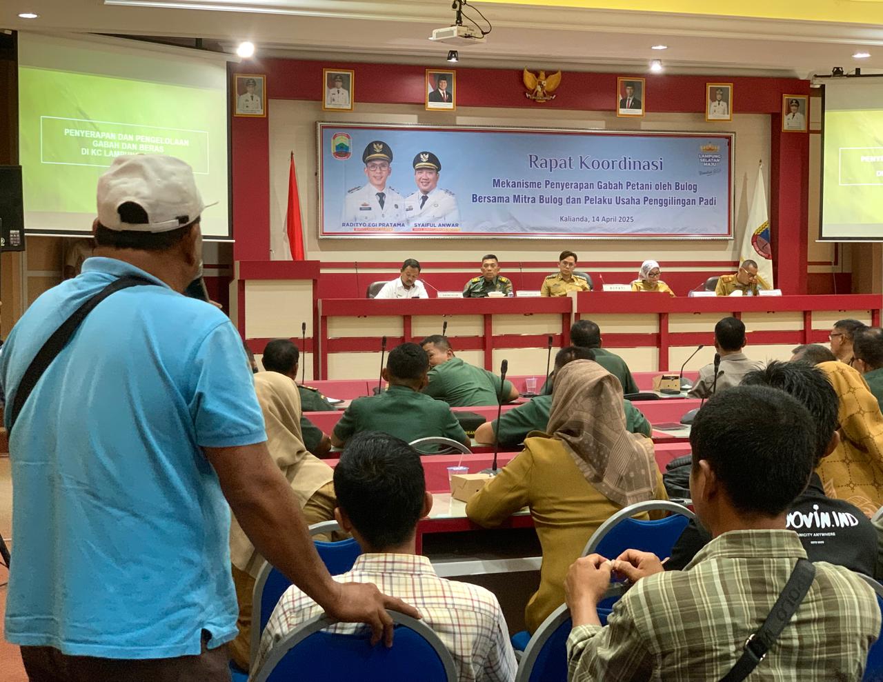 Ramai-Ramai Menghajar Bulog