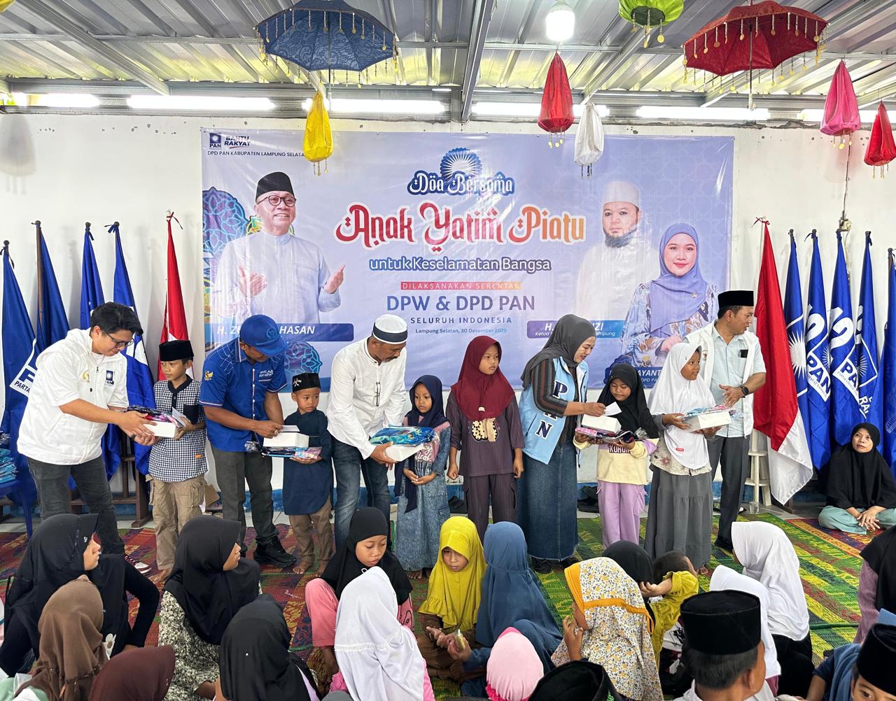 Gelar Doa Bersama, PAN Lampung Selatan Santuni Ratusan Anak Yatim Piatu