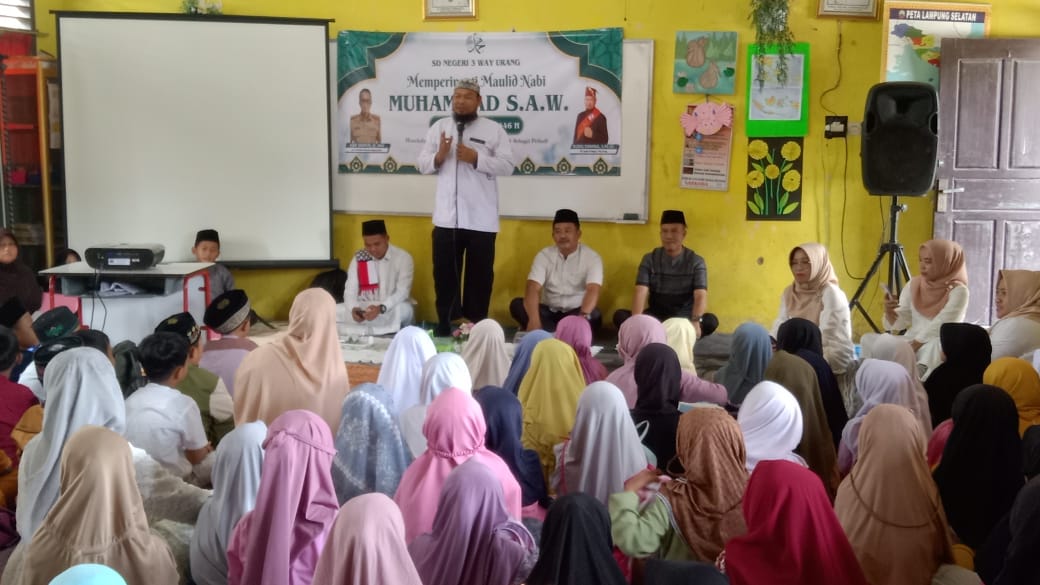 Mengenalkan Sosok Rasulullah SAW Kepada Siswa, SDN 3 Way Urang Gelar Kegiatan Maulid Nabi