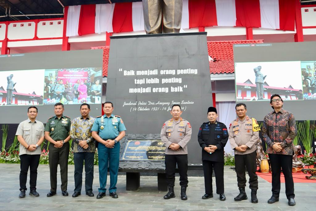 Monumen Polisi Berani dan Jujur Diresmikan Kapolri dan Panglima TNI 