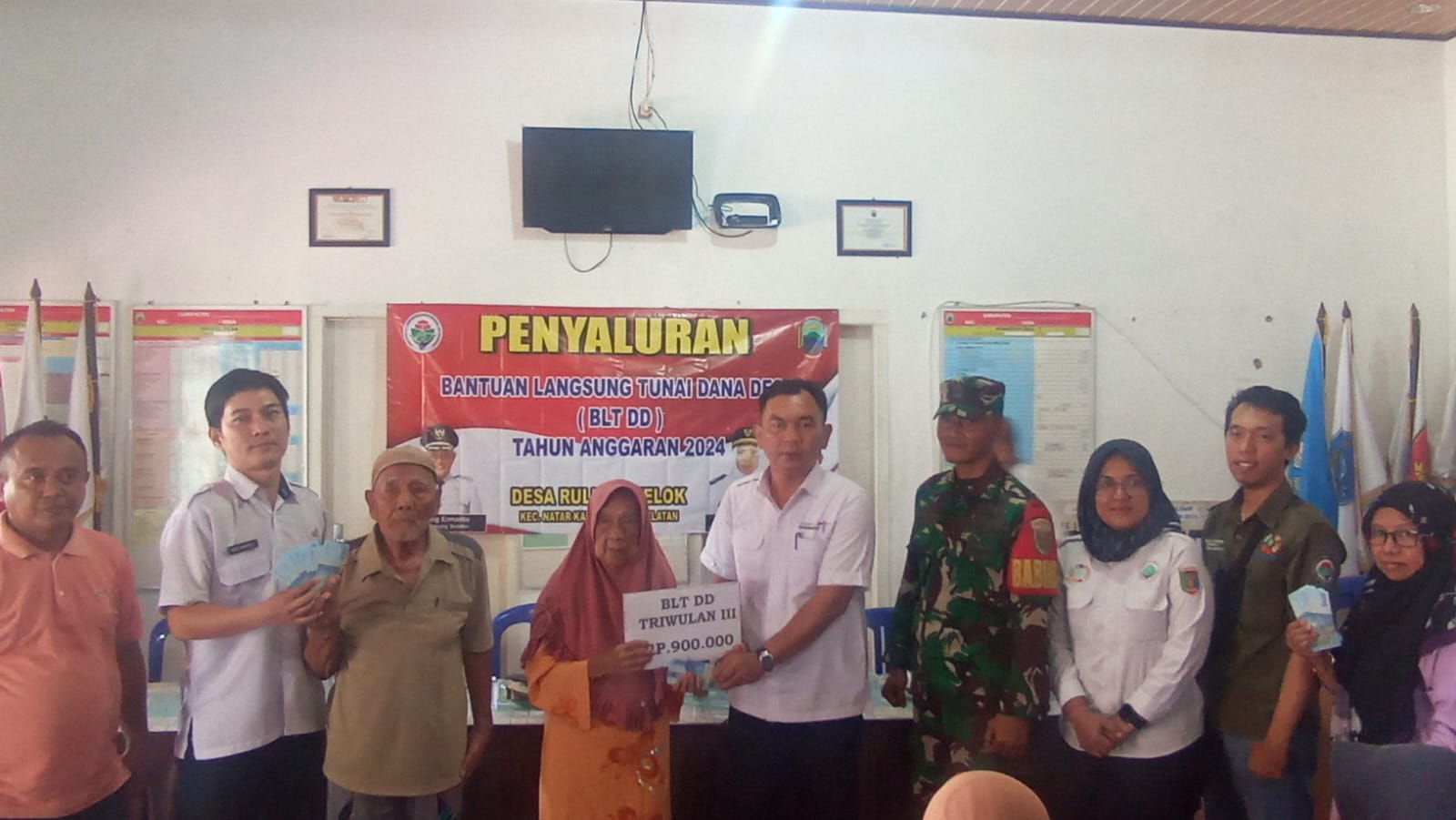 Desa Rulung Helok Salurkan Bantuan Rp23.400.000 Untuk Bantuan BLT Tahap Tiga Tahun 2024