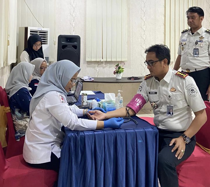 Donor Darah Pada Peringatan HBI, Bukti Bhakti Kantor Imigrasi Kalianda