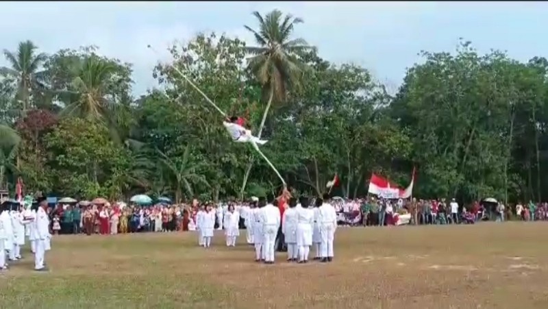 Tali Bendera Putus, Pelatih Paskibraka Ambil Risiko