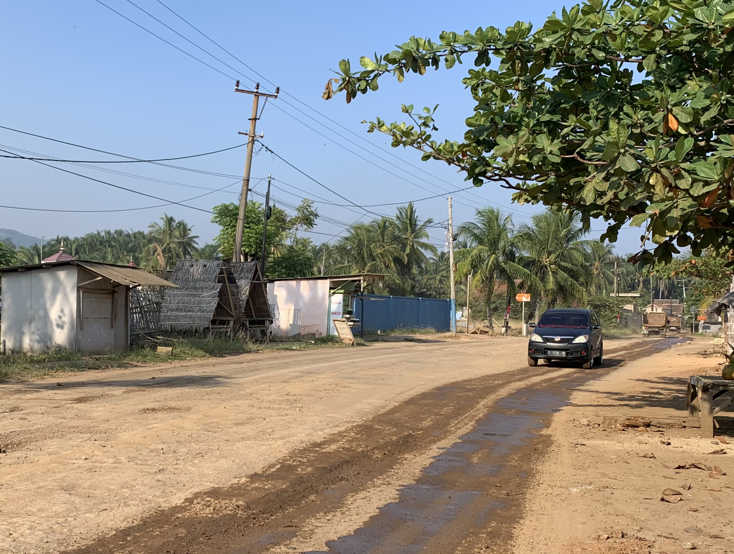 Wisata Banyak Jalan di Rajabasa Malah Rusak