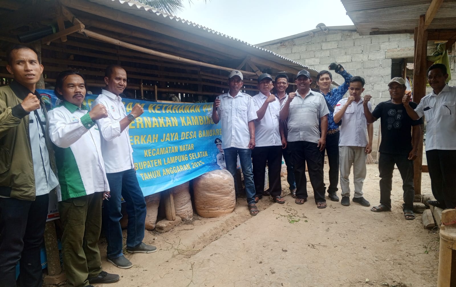 Desa Bandarejo Salurkan BLT DD, Rapat  RKPDes dan Tinjau Program BUMDes Perternakan Kambing 