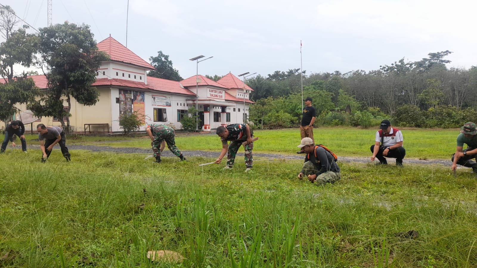 Gotong Royong Persiapkan Tanjungsari Fair