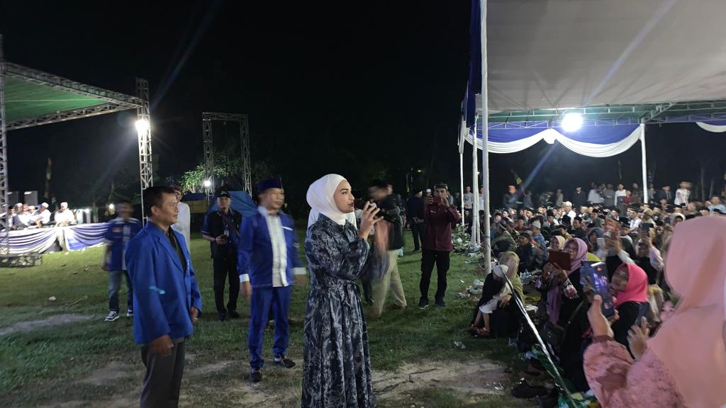 Putri Zulhas dan Gus Miftah Disambut Ribuan Warga