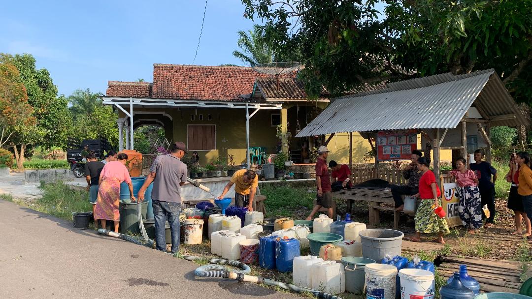 Warga Sukabanjar Kekurangan Air Bersih