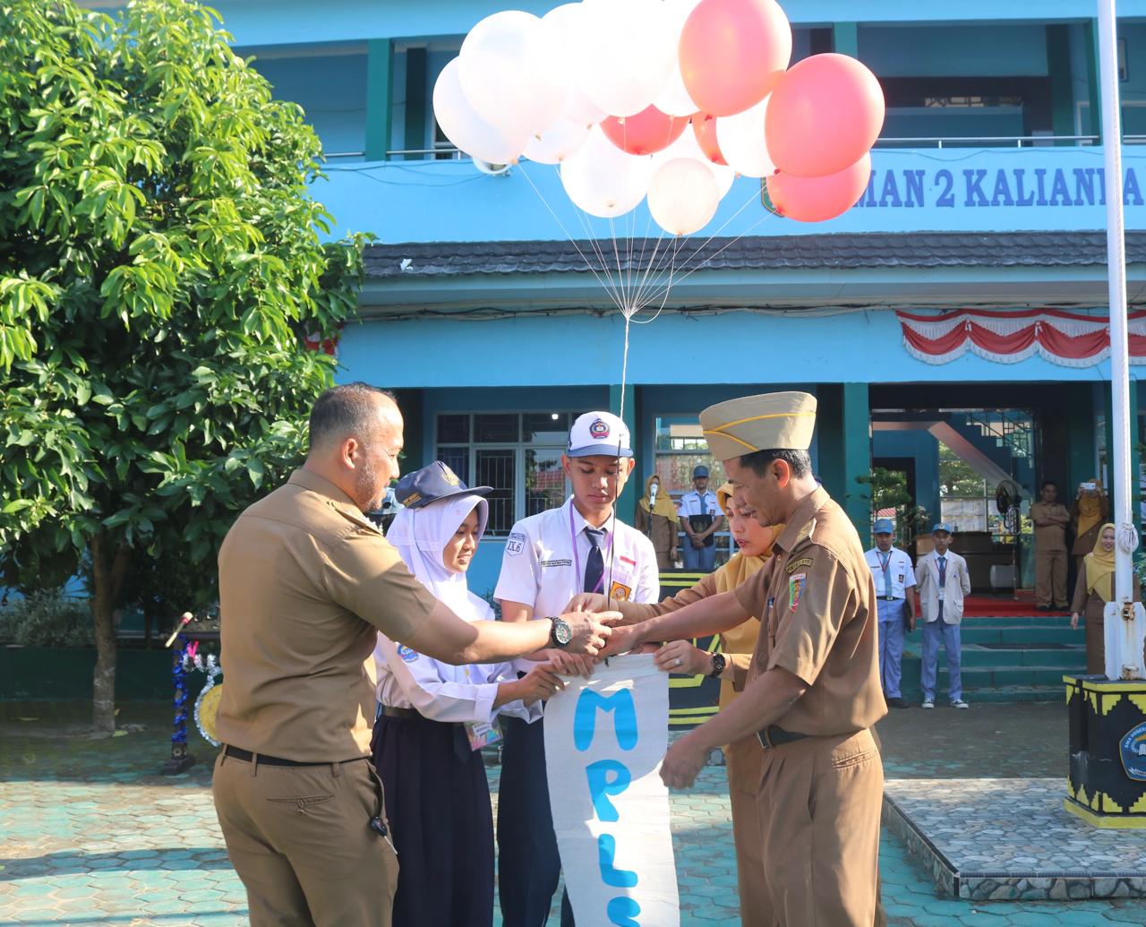 MPLS di SMA Negeri 2 Kalianda Ciptakan Suasana Hangat Bagi Siswa Baru