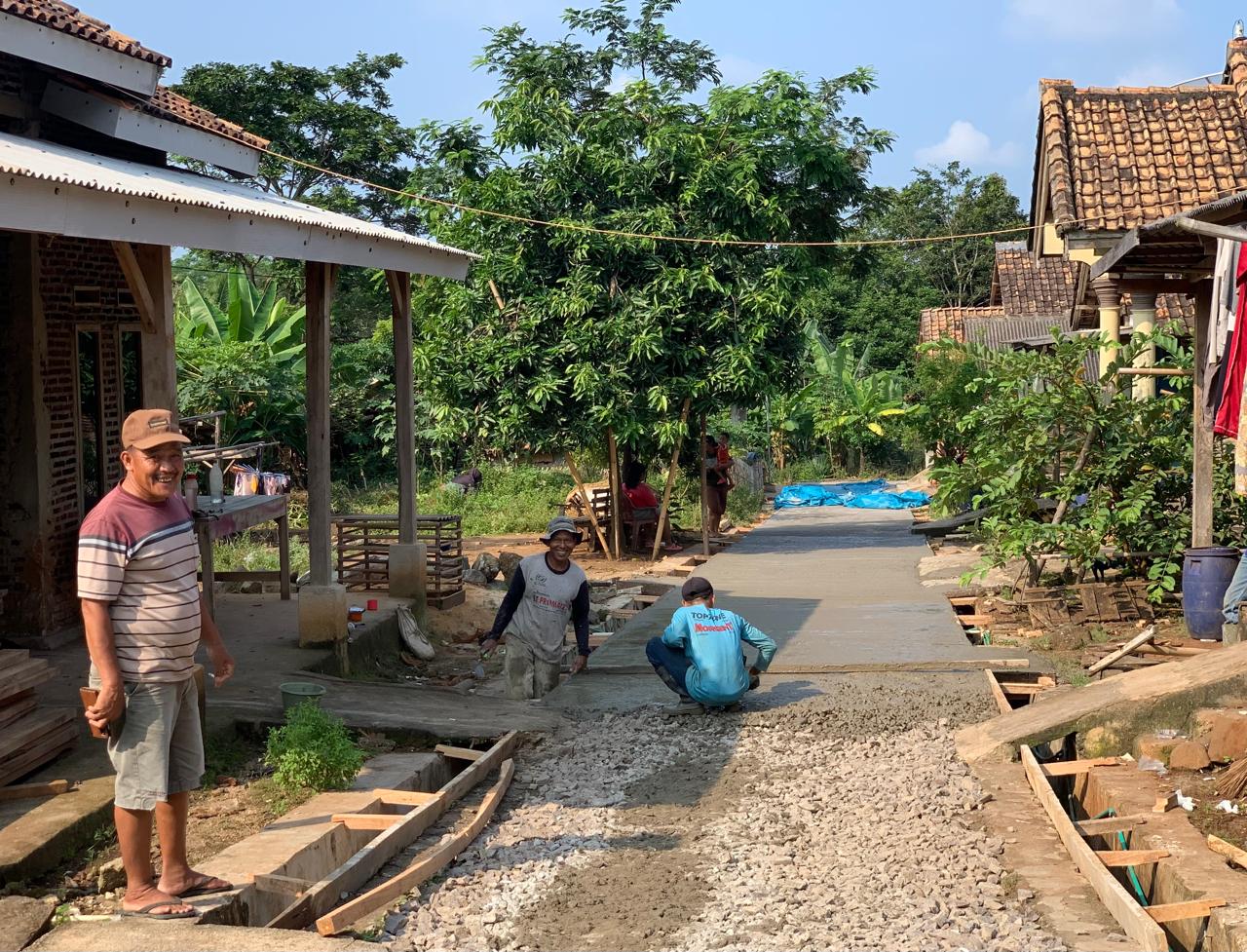Pemdes Banjarmasin Rampungkan Pembangunan Jalan Beton di Dua Dusun