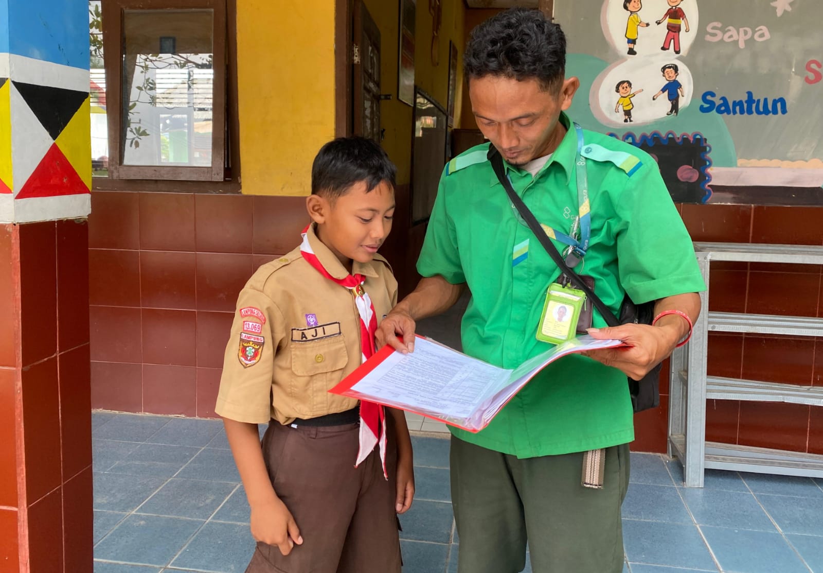 Gerakan Ayah Mengambil Rapor Meriahkan SDN 2 Branti Raya, Dorong Peran Ayah dalam Pendidikan Anak