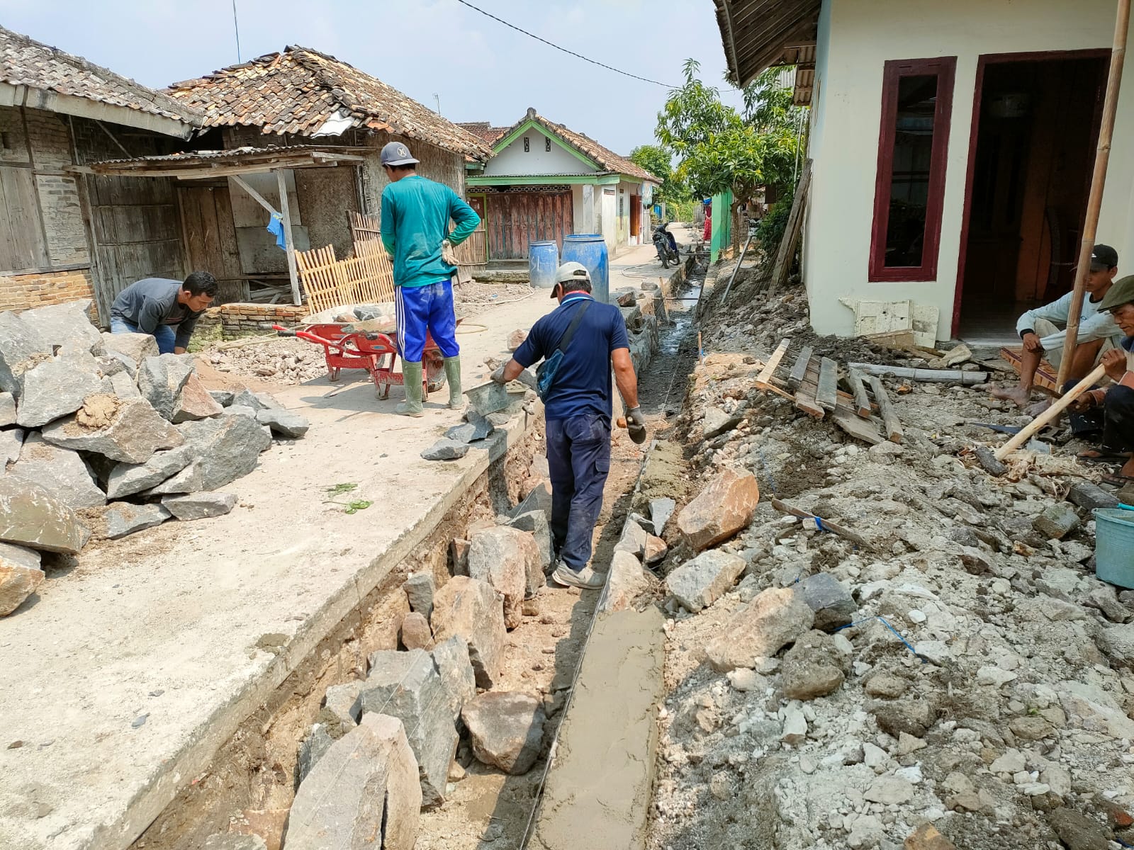 Alhamdulillah, Pembangunan Drainase di Desa Palas Pasemah Akhirnya Direalisasikan