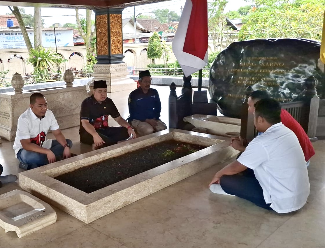 Momentum Ramadan, Merik Havit Napak Tilas ke Makam Bung Karno