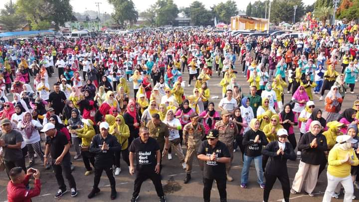 Masyarakat Lampura Ramaikan Senam Lampung Berjaya 