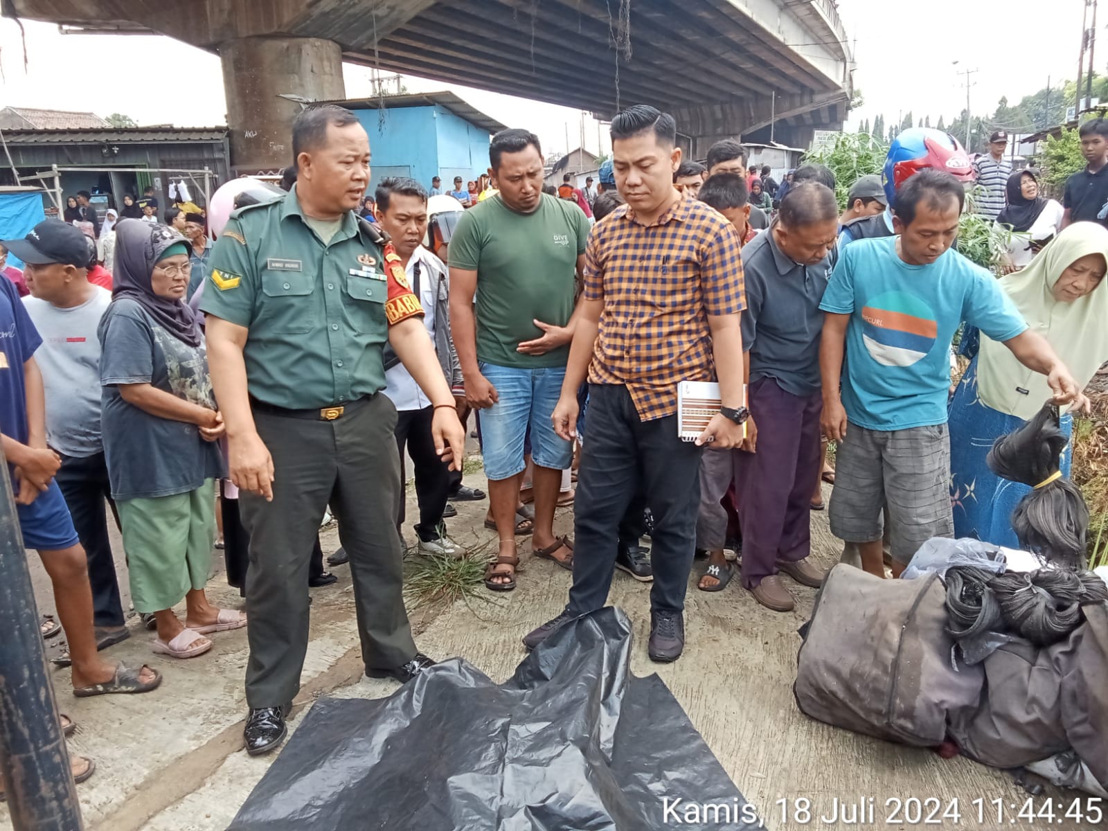 Warga Brebes Jateng Meninggal Dunia Tersambar Kreta Api Babaranjang di Bawah Flyover Natar