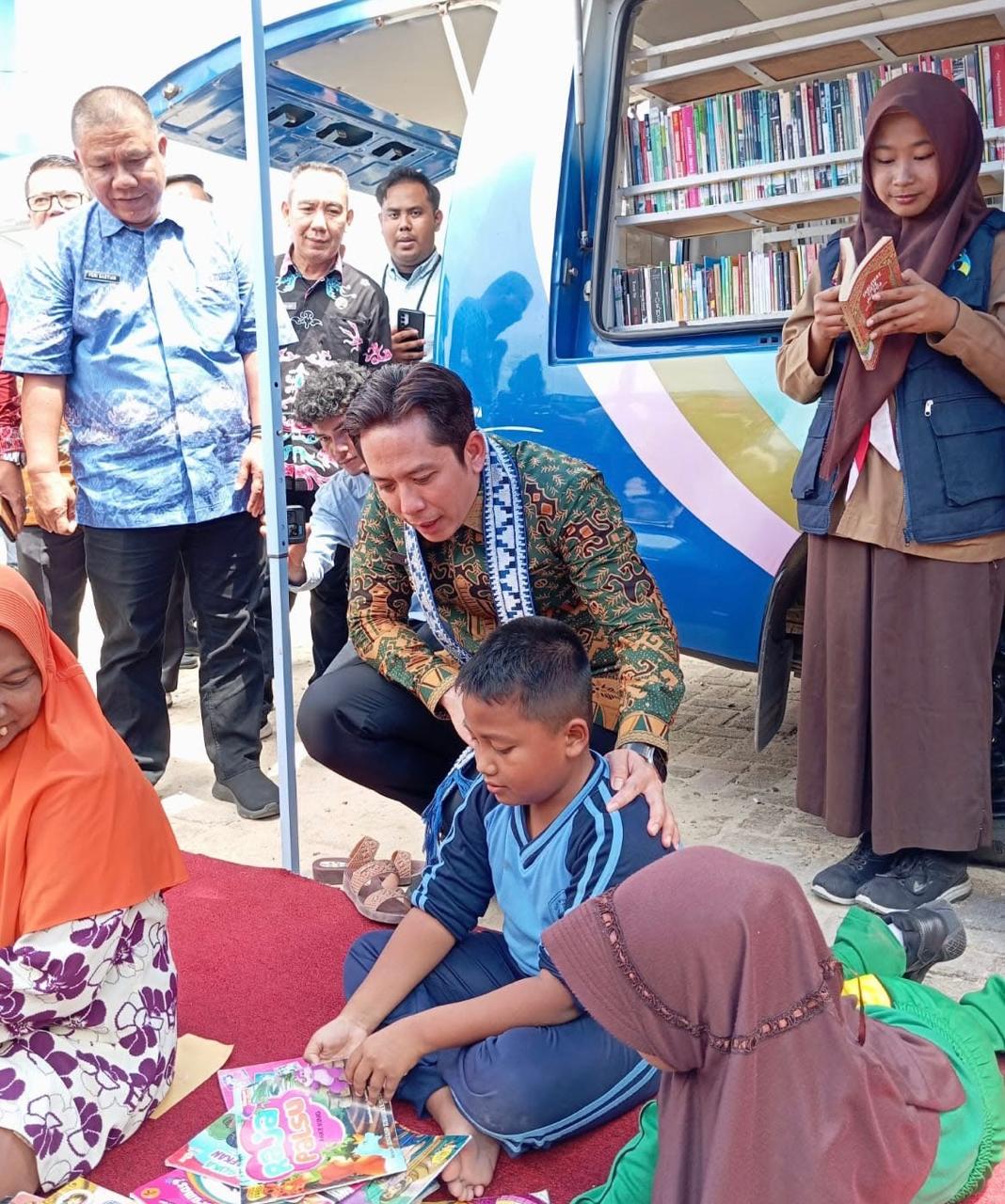 Inovasi i-pusda Dinas Perpustakaan Diapresiasi Bupati Egi