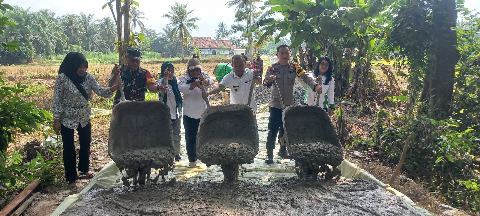 Desa Haduyang Bangun Jalan Usaha Tani Sepanjang 254 Meter Program Ketahanan Pangan