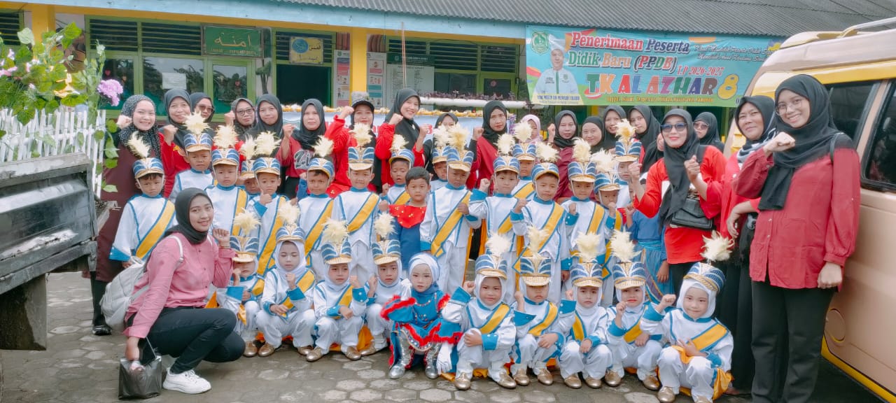 Drumband Gempita Nada Al Azhar 8 Natar Raih Juara Drumband Tingkat Provinsi Lampung 
