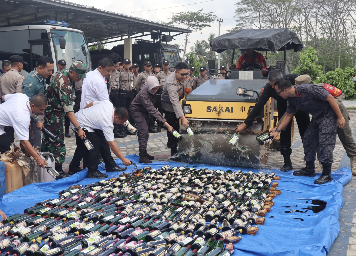 1.403 Botol Miras Digilas Alat Berat