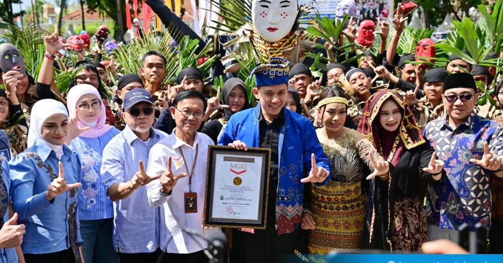 Sejarah Baru! Tari Tuping Tembus Rekor MURI 