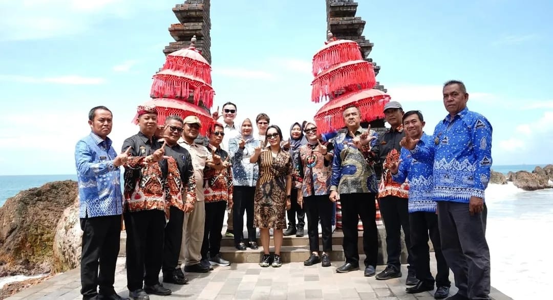 Satu Jam di Pantai Marina, UKP Pariwisata Langsung Kepincut Keindahan Pantai Marina