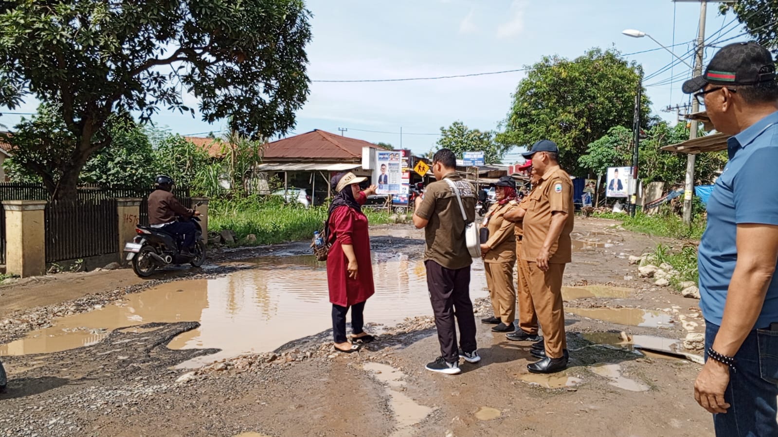 Jalan Rusak di Lamsel Kembali Viral, Akan Kah Kominfo Buat Video Lagi Seolah Tidak Terjadi Apa-apa!