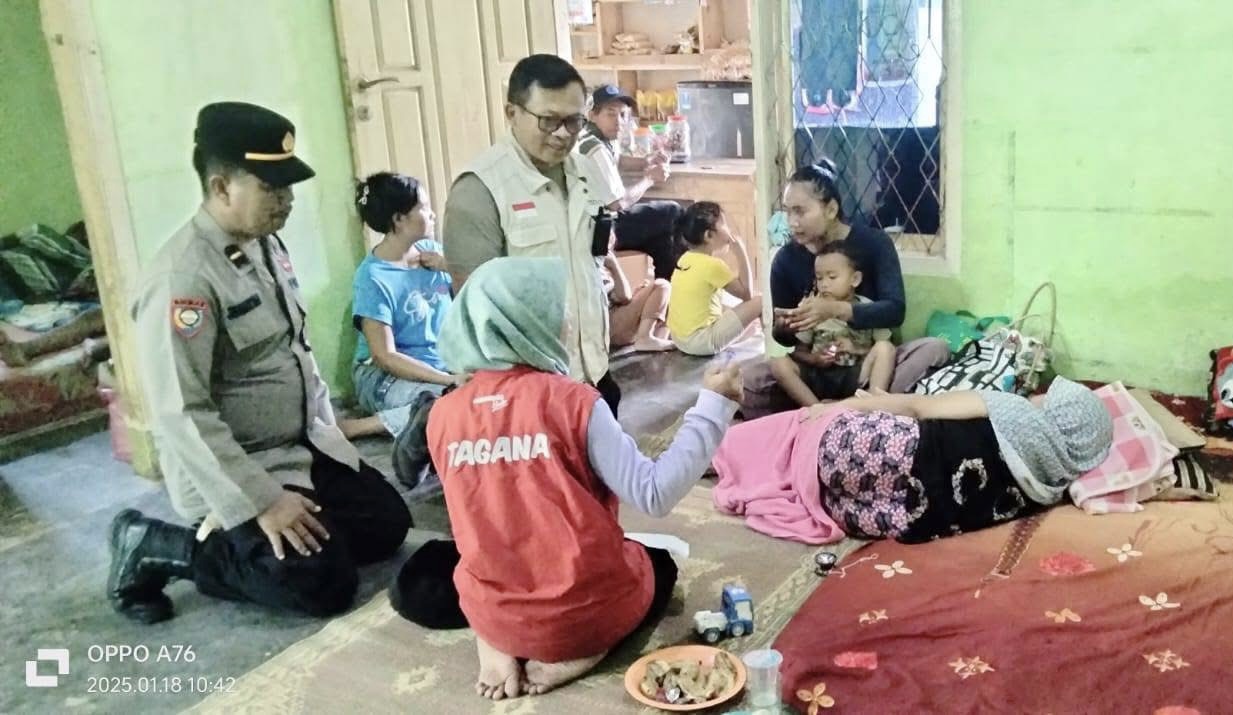 Sejumlah Warga Desa Beringin Kencana Mengungsi Akibat Serangan Banjir