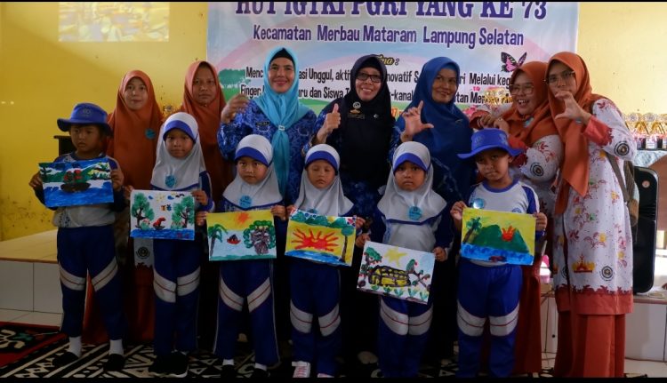 Ratusan Anak-anak TK Beradu Kehalian Melukis Pakai Jari Jemari, Disdik: Tumbuhkan Semangat Kreativitas