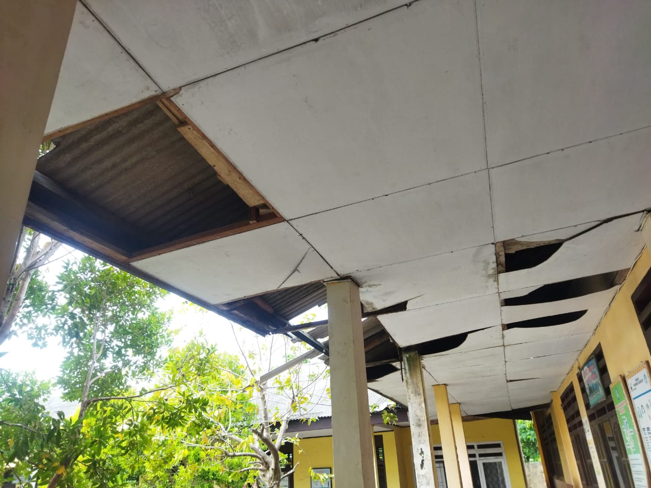 Atap Gedung SDN 2 Way Urang Memprihatinkan