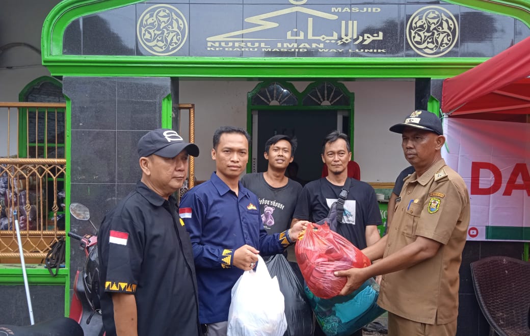 Penuhi Permintaan Warga, IWO Lampung Kembali Salurkan Bantuan Terdampak Banjir 