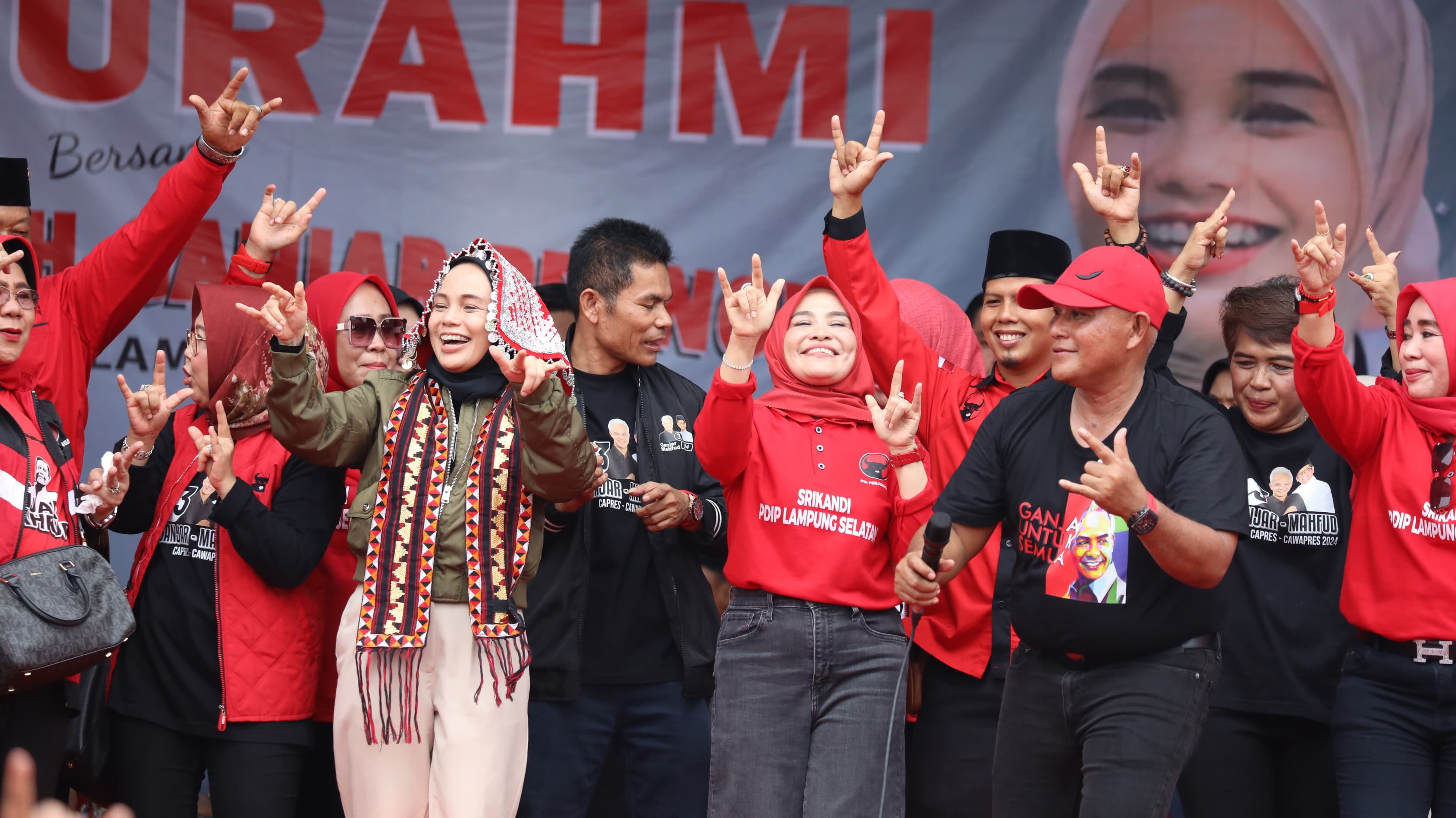 Istri Ganjar Temui Barisan Merah di Lamsel