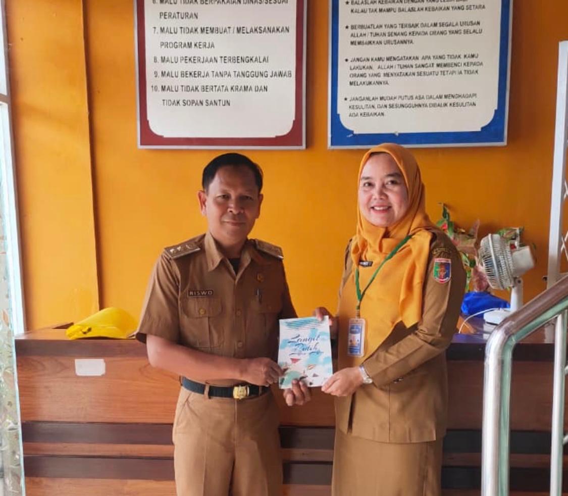 Buku Antologi Langit Putih Abu-Abu: Lahir Dari Ide, Gagasan, Perasaan dan Pengalaman