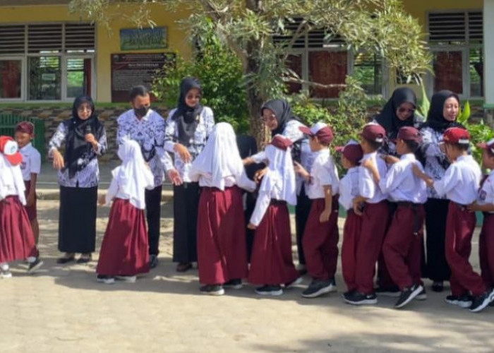 SDN 4 Sukadamai kecamatan Natar Gelar Upacara Memperingati Hari Guru Nasional 