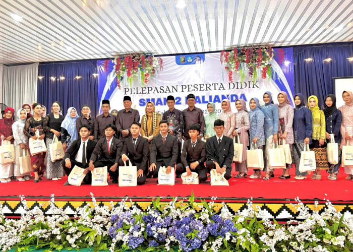 Pesan dan Kesan Warnai Acara Pelepasan Peserta Didik SMA Negeri 2 Kalianda
