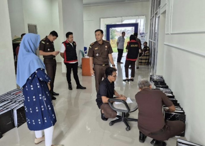 Geledah Kantor Bulog Cabang Lampung Selatan, Tim Penyidik Kejari Lamsel Sita Sejumlah Dokumen