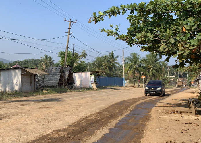 Wisata Banyak Jalan di Rajabasa Malah Rusak