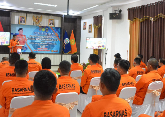 Kabasarnas Melakukan Peninjauan Kesiapan Siaga Khusus Nataru di Kantor Basarnas Lampung