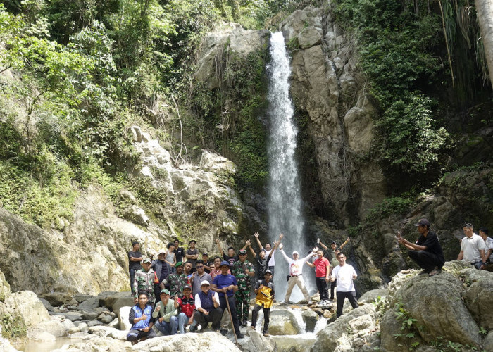Bupati Ardito Akui Curug Lestari Punya Daya Tarik Luar Biasa