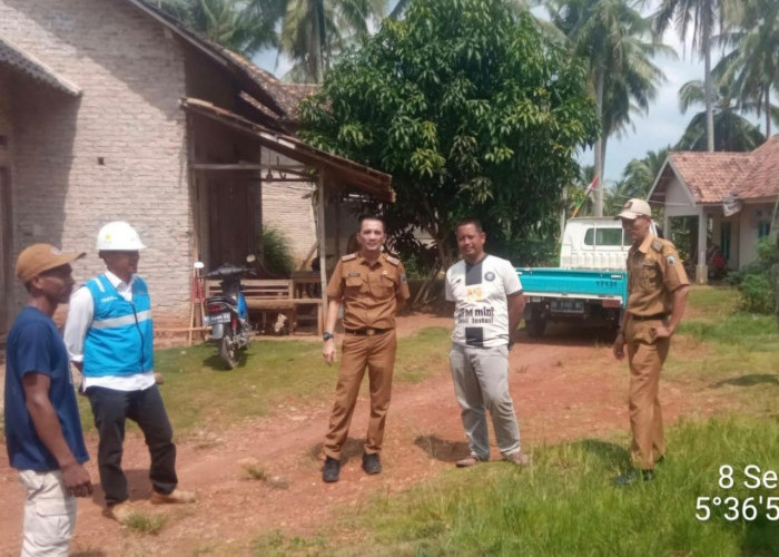 Respons Cepat Permohonan Warga, Kabag SDA Survei Jaringan Listrik Baru di Desa Suak