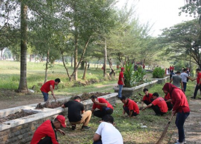 Cuti Bersama Diisi Gotong-royong