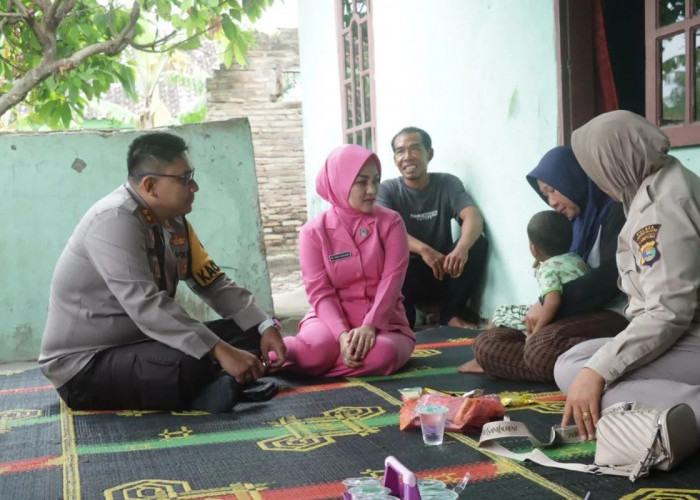 Kapolres Lampung Selatan Bagikan 65 Paket Sembako Untuk Balita Stunting, Ibu Hamil dan PNS Purnabakti