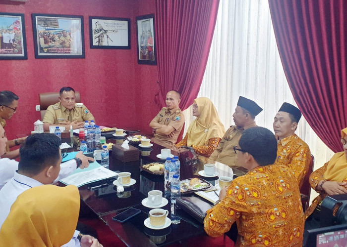 Guru Minta Bantuan Bupati Biayai PPG 