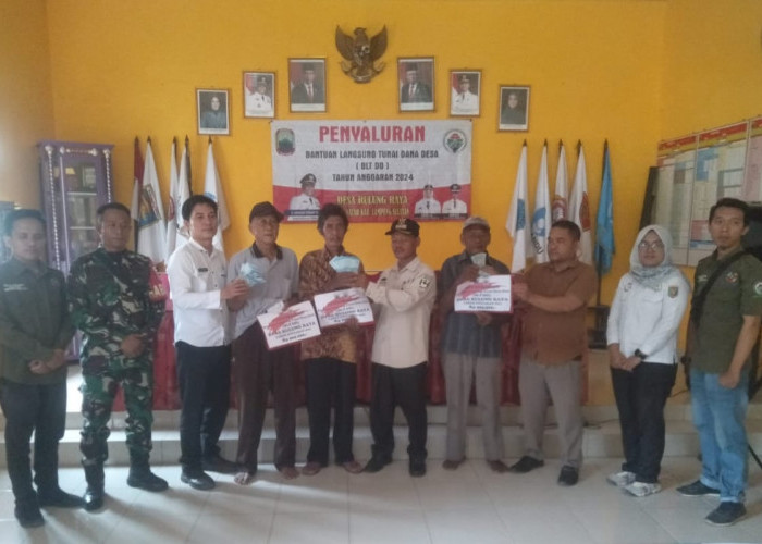 Desa Rulung Raya Salurkan Bantuan Langsung Tunai Untuk 20 Keluarga Kurang Mampu