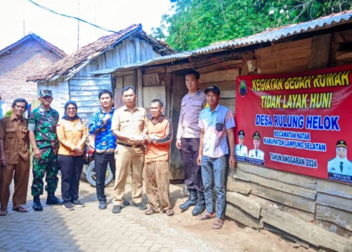 Desa Rulung Helok Anggarkan DD Rp10 Juta Untuk Membantu Masyarakat Memperbaiki Rumah Tidak Layak Huni 