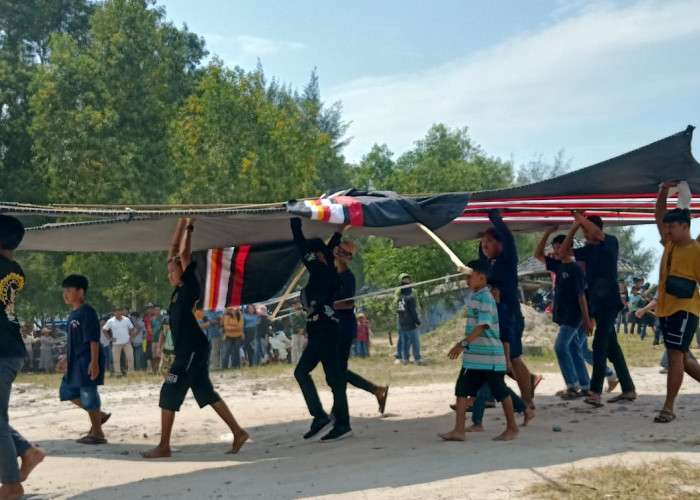 Meriahkan HUT RI ke-78, 40 Peserta Ikuti Lomba Layang-layang di Pantai Onaria Ketapang 